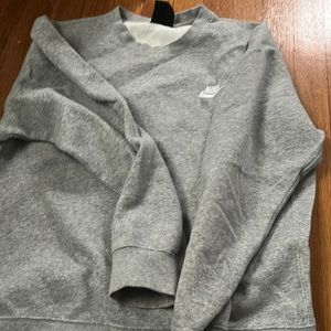 Men’s Nike crew neck
